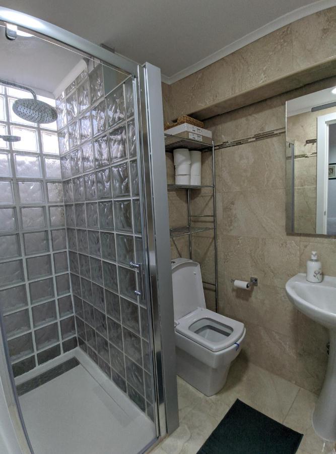 En Casa Nueva Y Moderna Séjour chez l'habitant